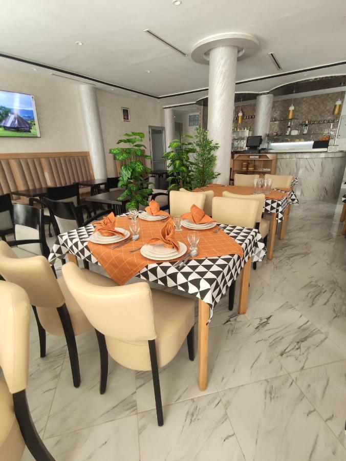 Hotel Castiya M'dik Luaran gambar