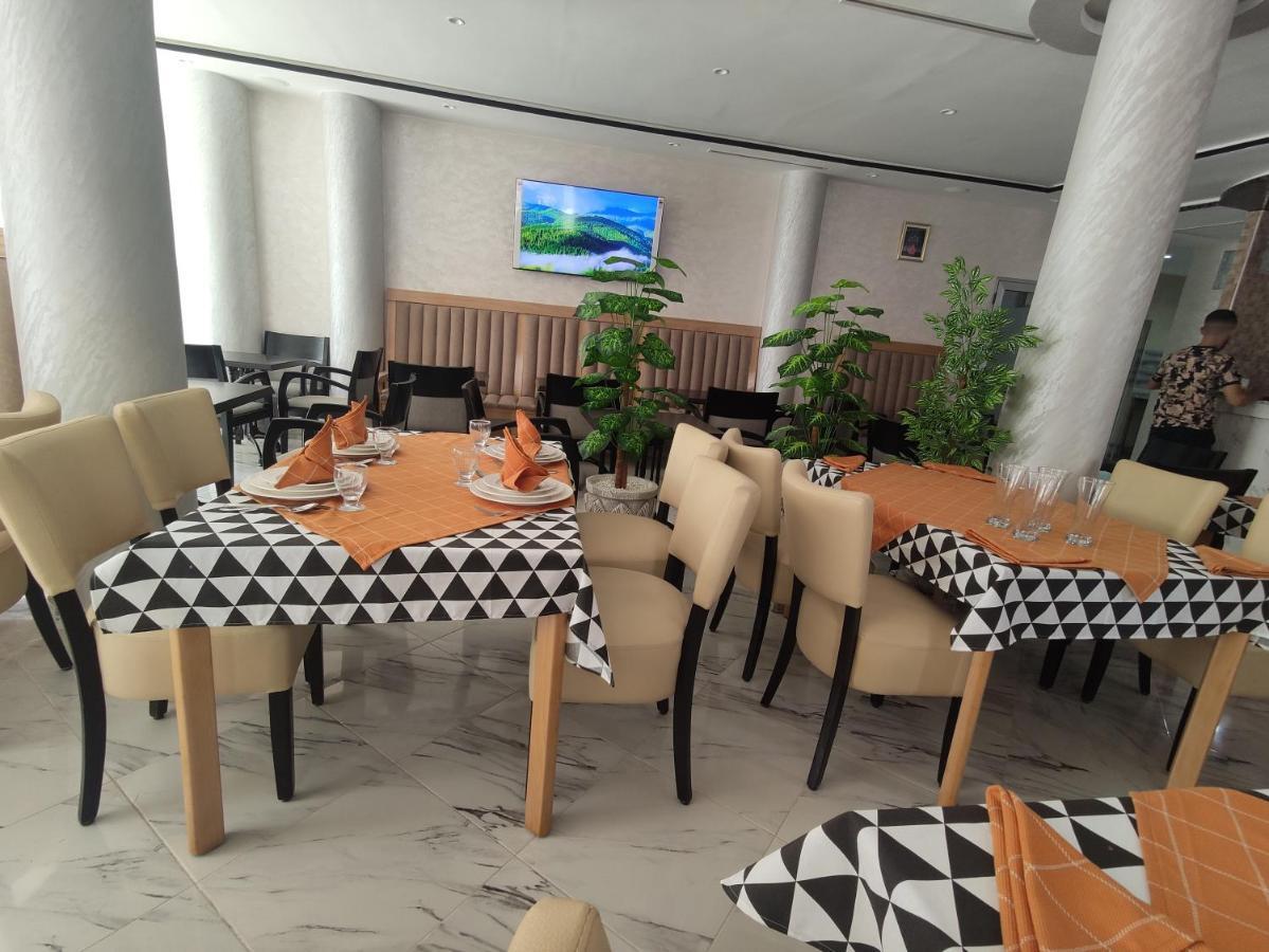 Hotel Castiya M'dik Luaran gambar