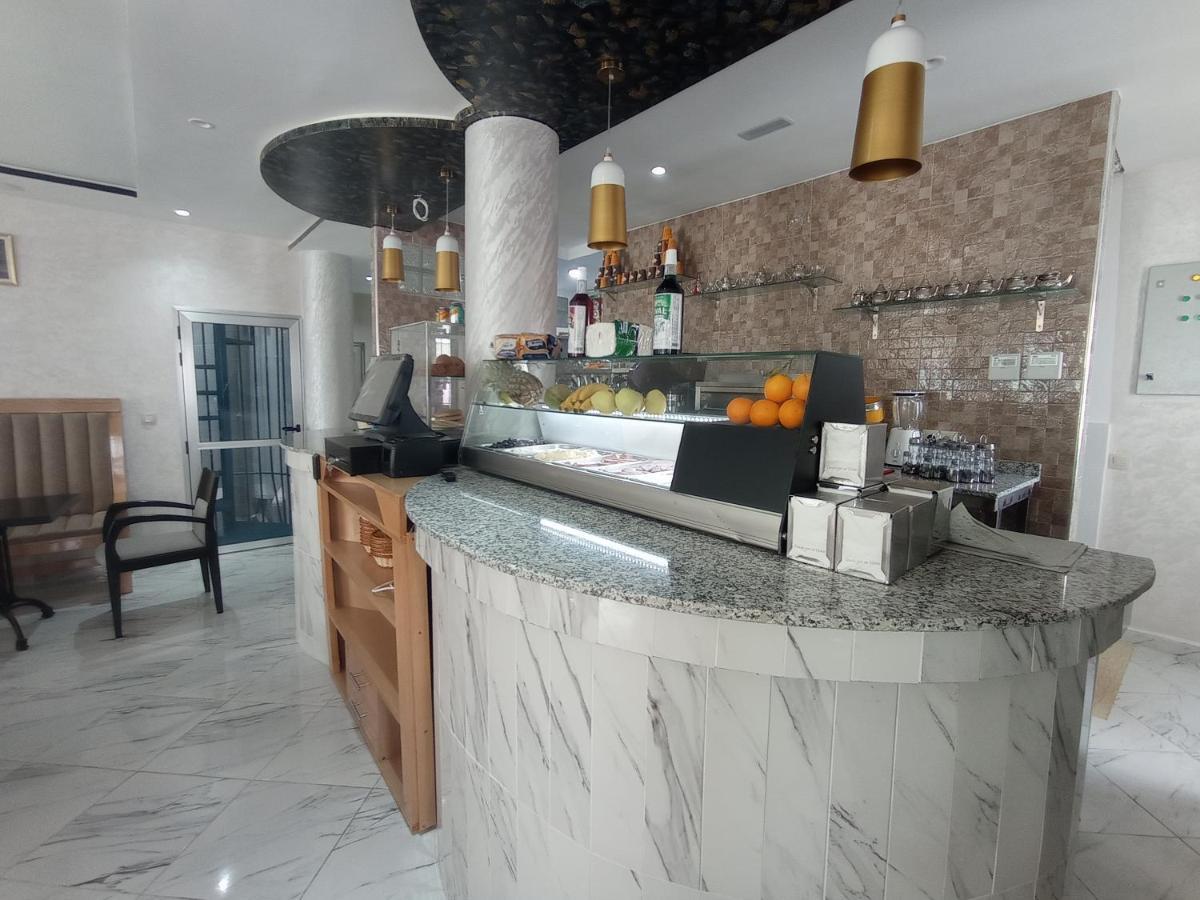 Hotel Castiya M'dik Luaran gambar