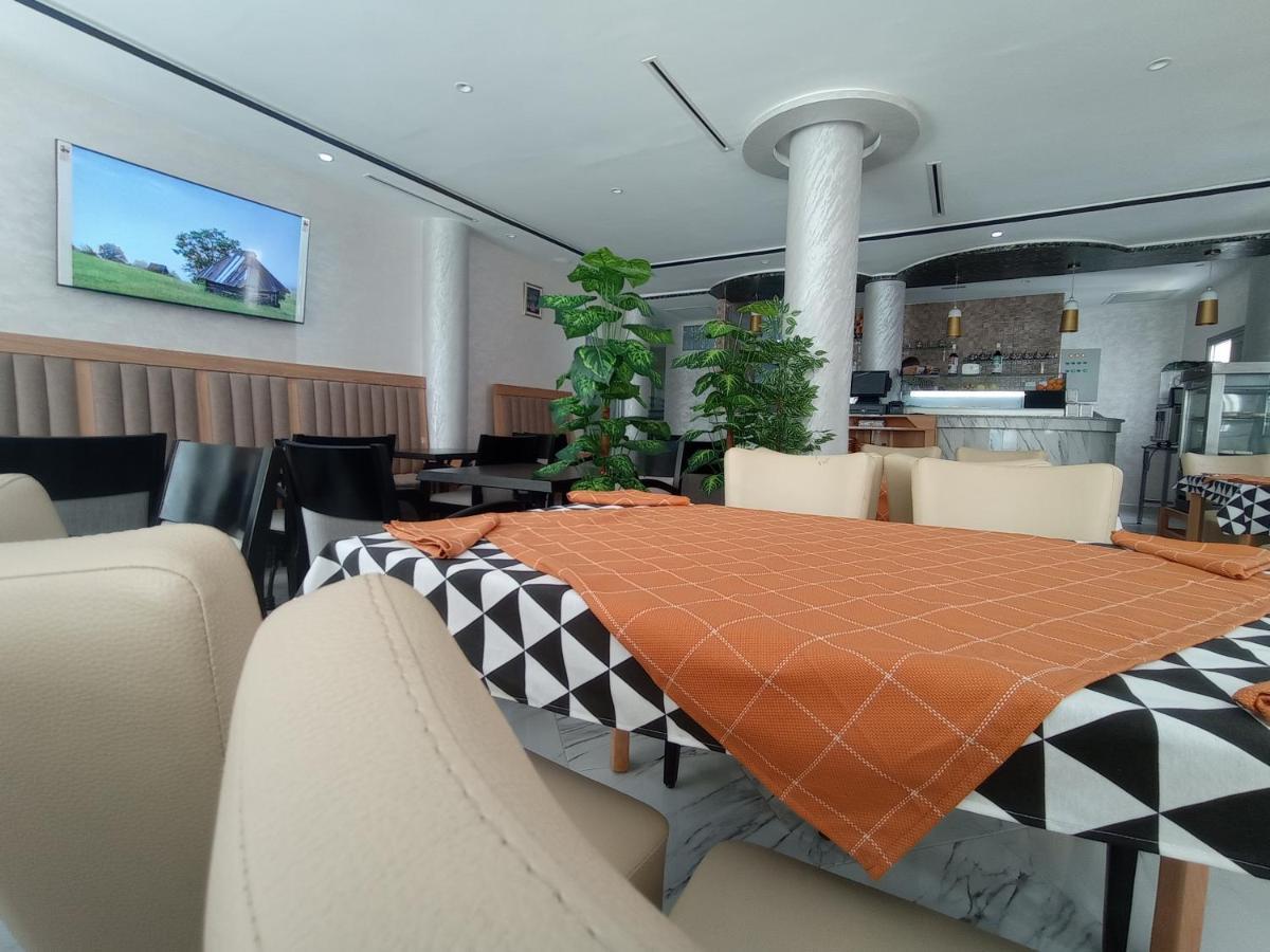 Hotel Castiya M'dik Luaran gambar